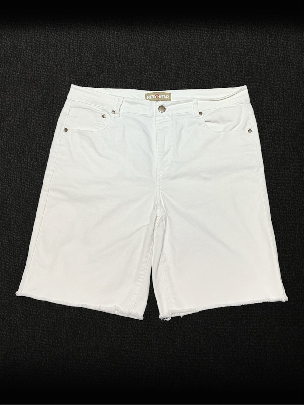 Red Star Women’s White Bermuda Denim Shorts Knee Length Stretch Casual 12/31 EUC